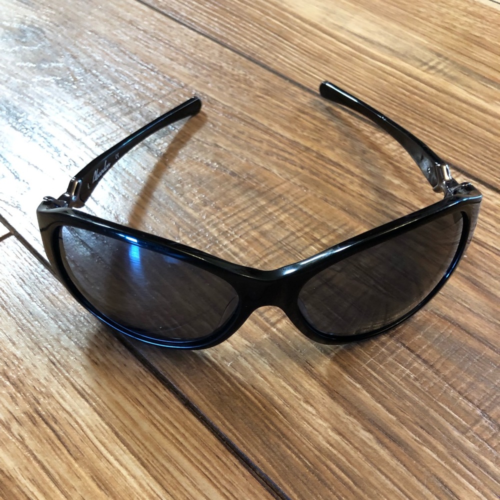 Oakley abandon